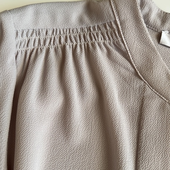 Mandee blouse crepe textured fabric, V-neck, scalloped bottom, 3/4 long - Picture 8 of 11